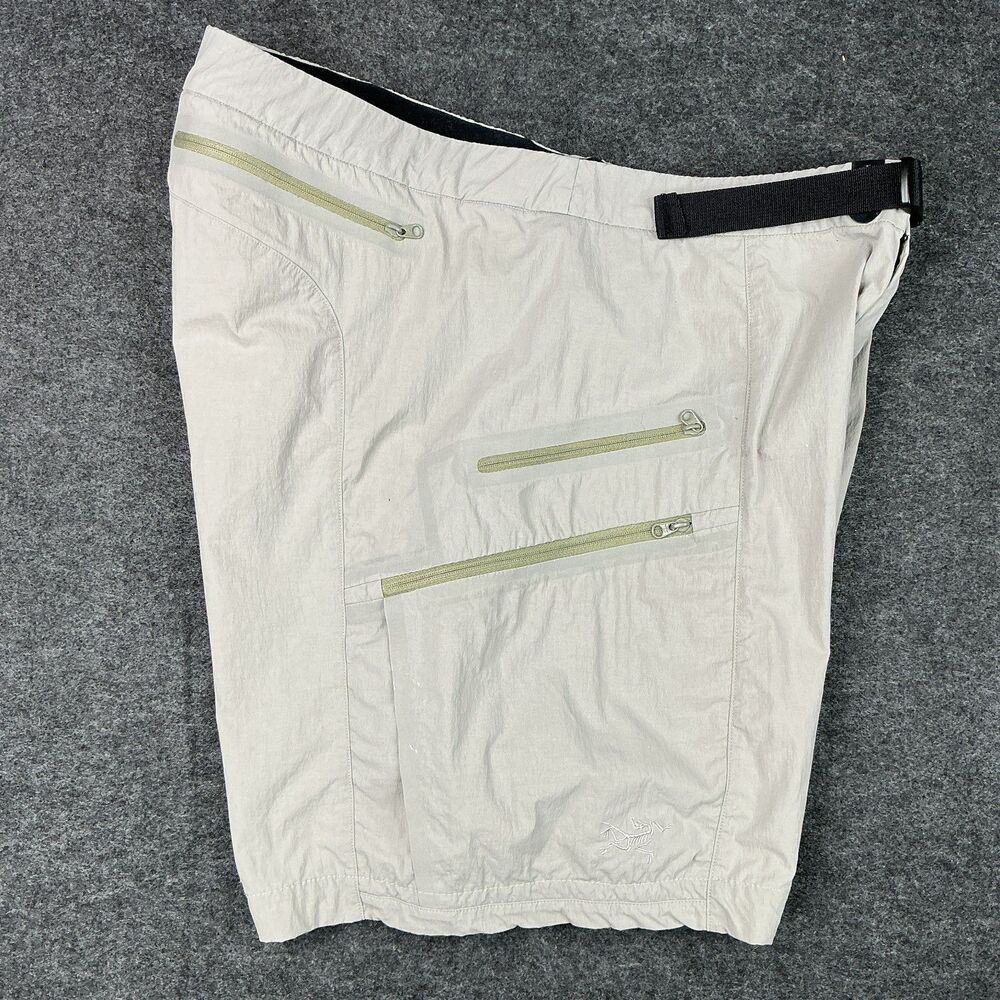 Arc'teryx Men's Nylon Hiking Shorts Size 34 Grey Stone Belted Cargo Zip Pockets - Picture 3 of 12